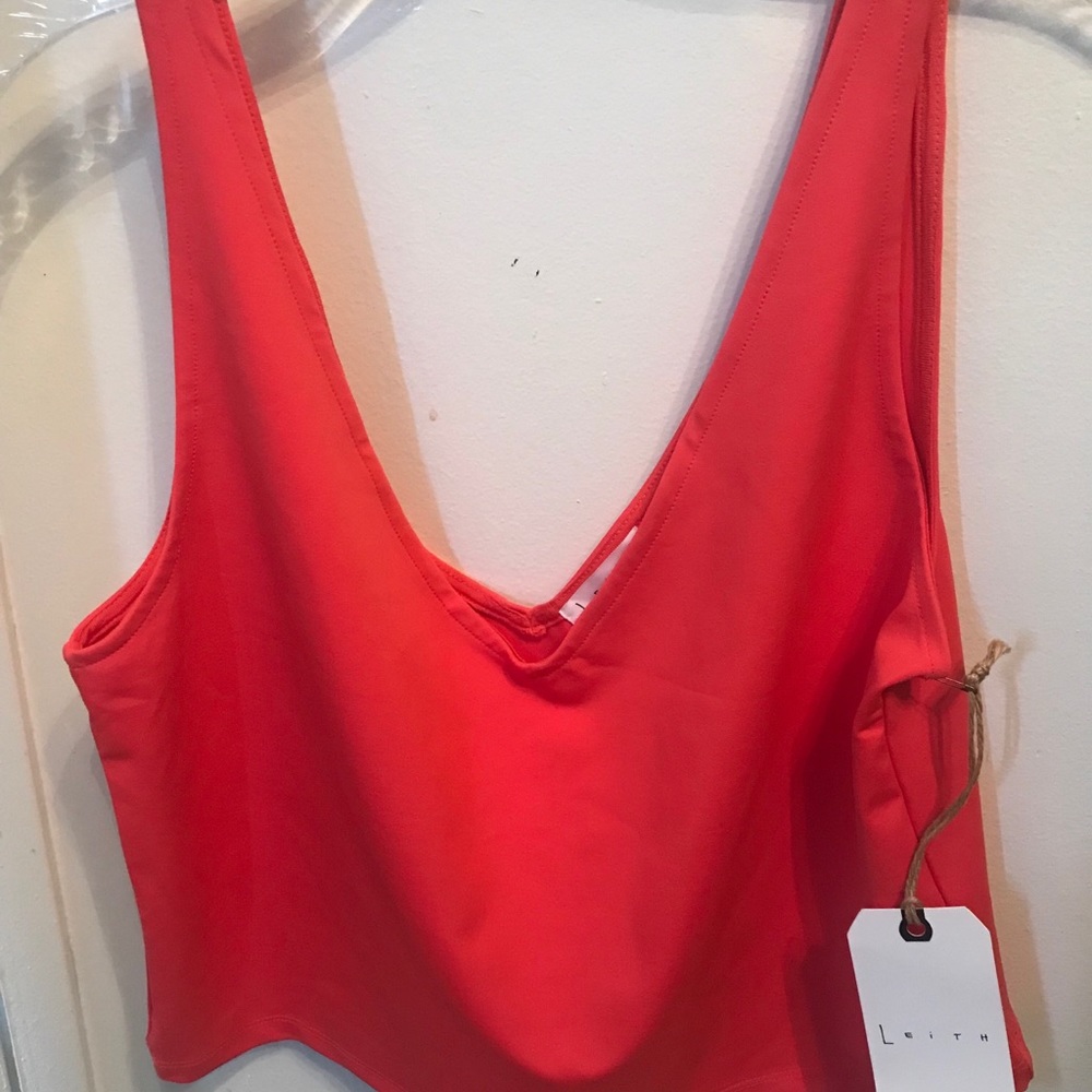 ORANGE SLEEVELESS CROP TOP
